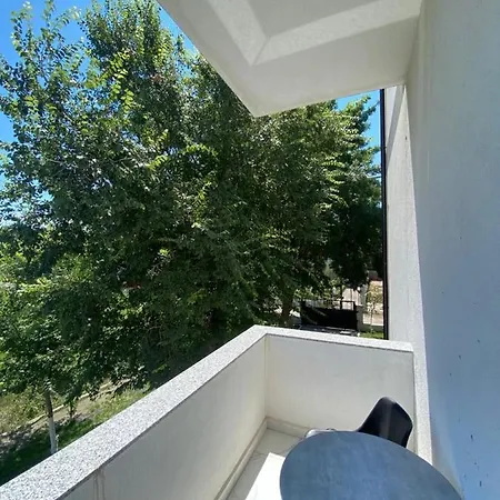 Kompleksi Tre Shqiponjat 4* Velipojë