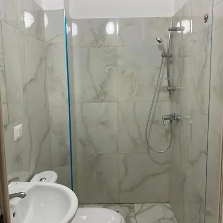 Kompleksi Tre Shqiponjat Velipojë